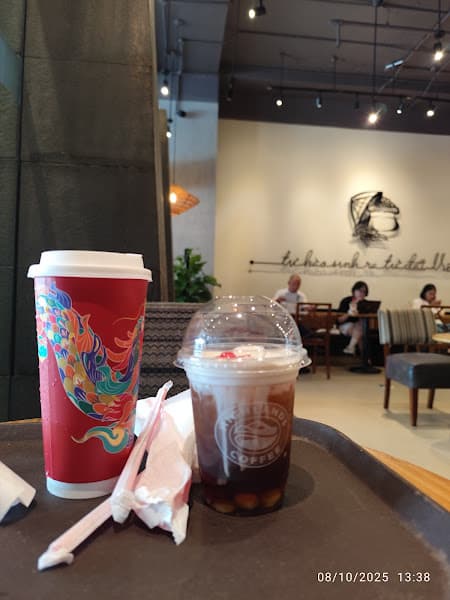 Hình ảnh Highlands Coffee Somerset Hoà Bình - 3