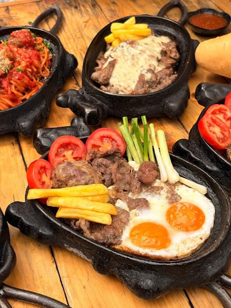 Hình ảnh Bít Tết Ngọc Hiếu Cs2 - Văn Cao ( đã nghỉ, chuyển về 71 Trần Duy Hưng) - 2