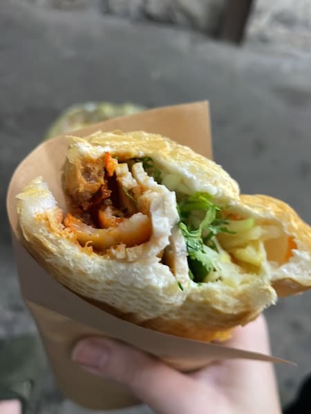 Hình ảnh Bánh Mì Truyền Thống - 3