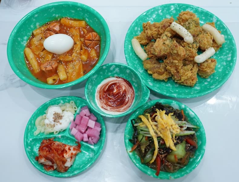 Hình ảnh Ăn vặt bé mỡ 통통이 분식 - 2