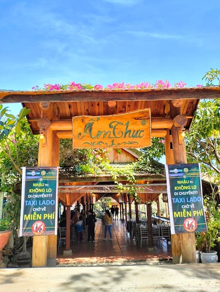 Nhà hàng Huy Hoàng(Hồ Quán cũ)