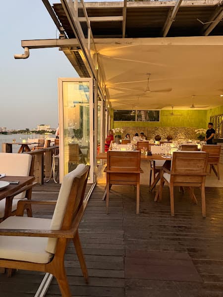 Hình ảnh The Deck Saigon - 4