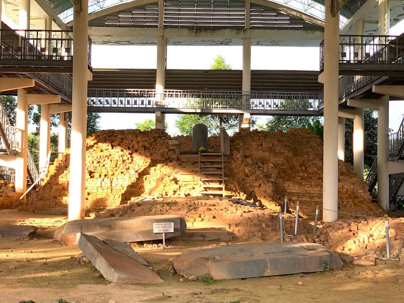 Hình ảnh Di tích quốc gia đặc biệt Khảo cổ Cát Tiên - 2