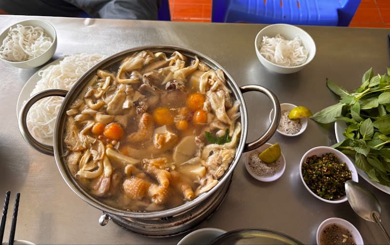 Hình ảnh Quán Y Gốc - Lẩu gà Lá É Phú Yên - 4