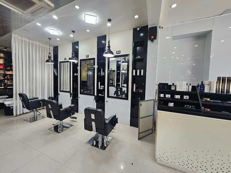 Hình ảnh Phantom Barber Shop & Spa - 2