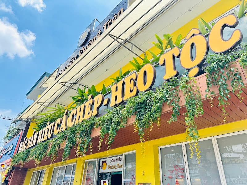 Nhà Hàng Vuông Tròn