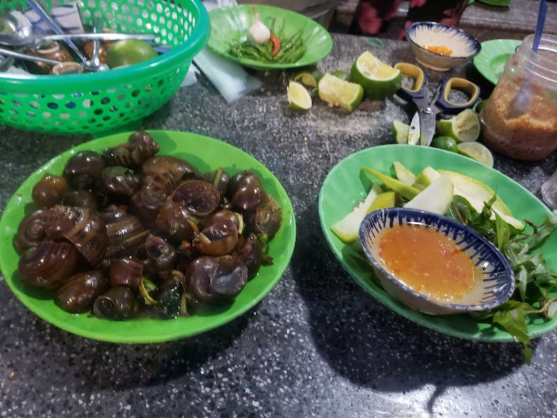 Hình ảnh Ốc um và ăn vặt - 2