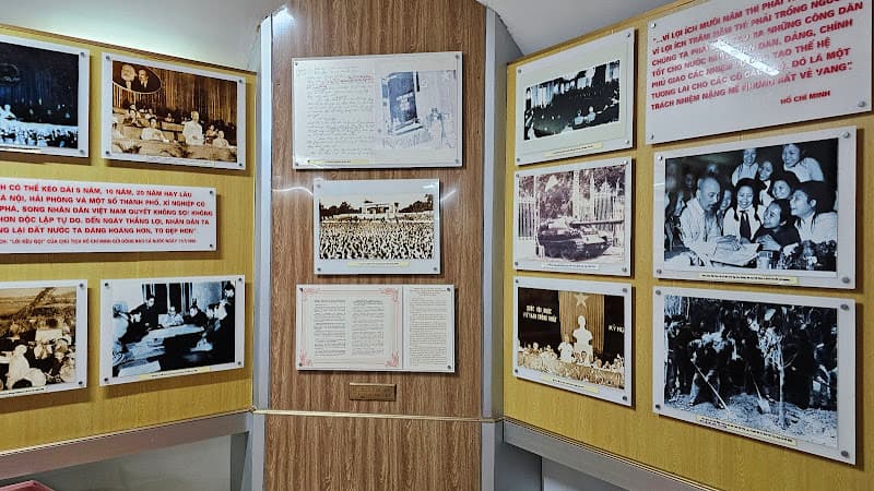 Ảnh bìa Khu Di tích Lưu niệm Bác Hồ