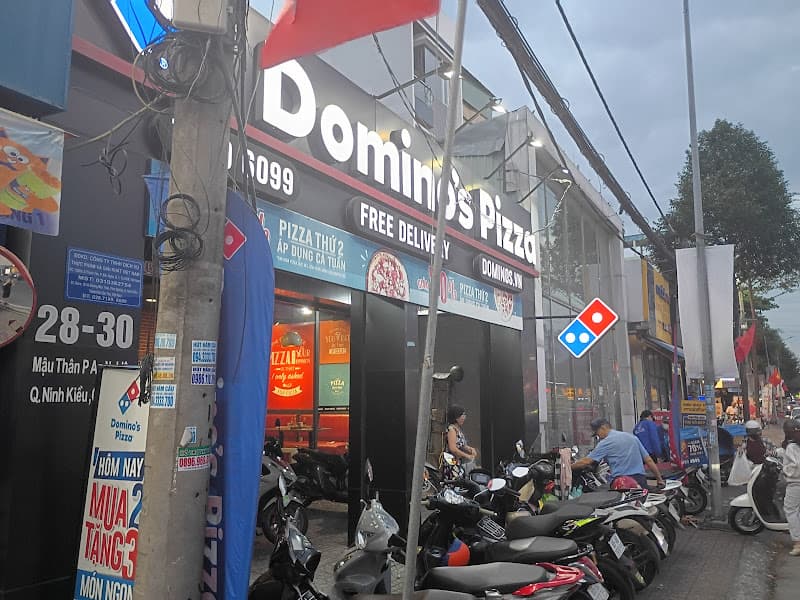 Ảnh bìa Domino's Pizza.
