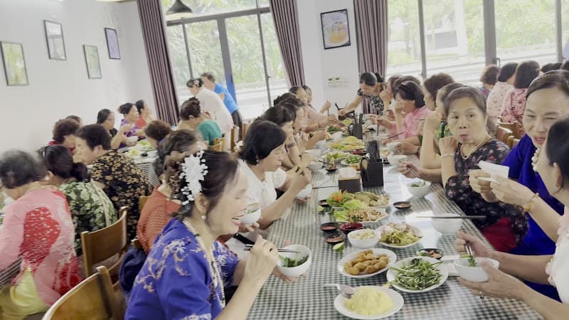 Hình ảnh Gia Đình Quán - Cơm Lẩu Nhậu - 5