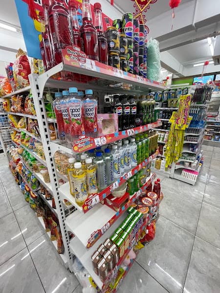 Hình ảnh FamilyMart Tôn Đản (Vĩnh Khánh) - 5