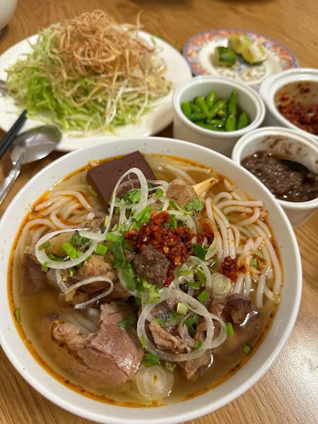 Hình ảnh Bún bò Huế O Xuân - 3