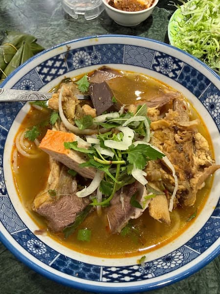 Hình ảnh Bún bò Huế O Năm - 3