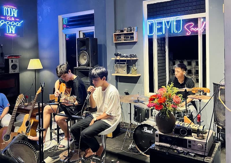 Hình ảnh Cà phê DeMo - Acoustic - 4