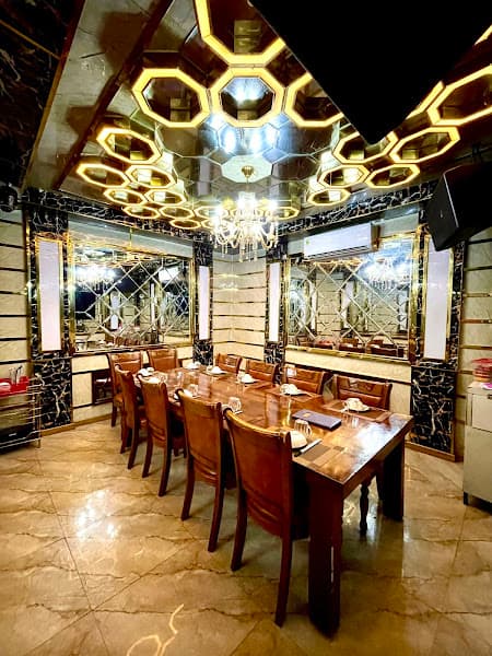 Quán Hải Sản Góc Phố