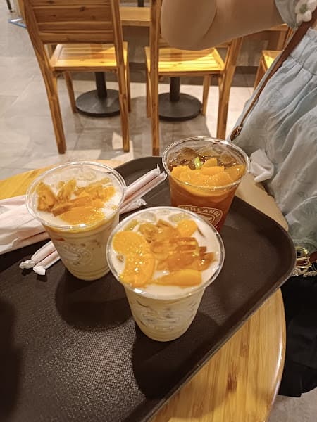 Hình ảnh Highlands Coffee 102 Pham Van Dong Hue - 4