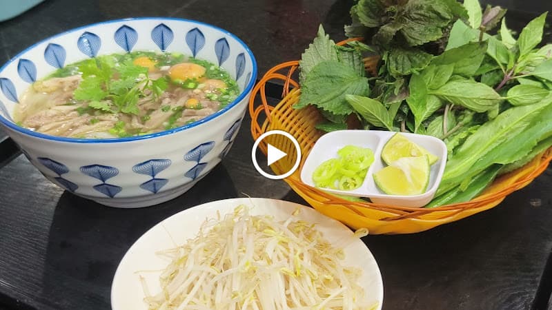 Hình ảnh Phở Bát Đá - 172 Phạm Tứ _ Bò, gà & dê. Phở ngon - 10