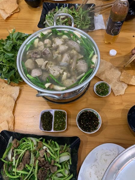 Hình ảnh Lẩu Gà Lá É - 2