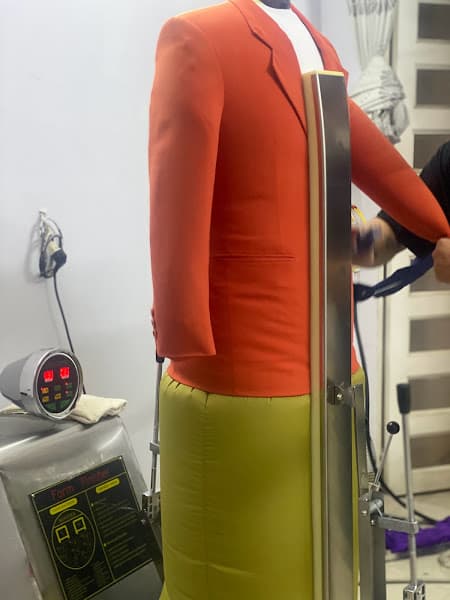 Hình ảnh Latusa Laundry (Phú Nhuận, Q1, Quận 3) Giặt Hấp Dry Cleaning, Giặt Ủi, Vệ Sinh Giày, Sửa Chữa Túi Cao Cấp - 6