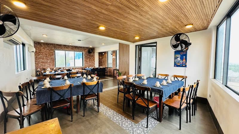 Nhà Hàng Cơm Hải Sản Đại Hằng