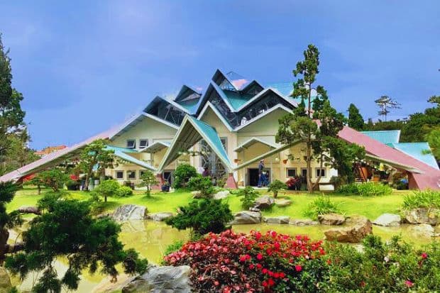 Khu du lịch Lá Phong