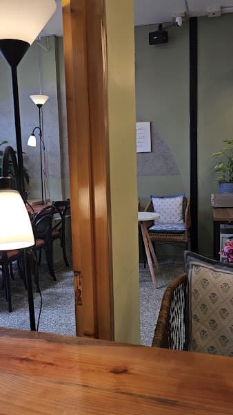 Hình ảnh Xin Chào Café & Bánh - 4