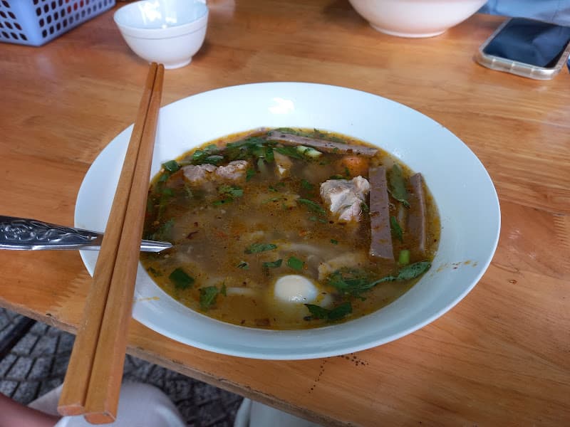Bánh canh bà Lan