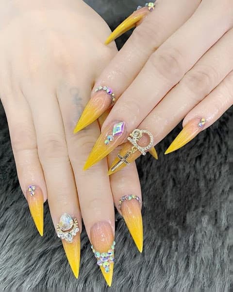 Hình ảnh Ngọc Ánh eyelash - nail -head washing - 2