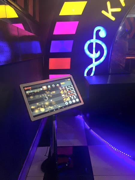 Ảnh bìa KARAOKE HOÀNG ANH