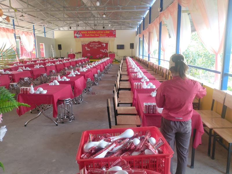 Nhà Hàng Lịch Lãm