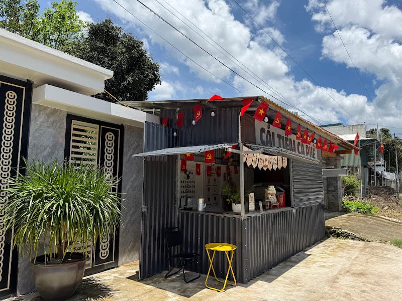 CÁI TIỆM CÀ PHÊ ( Tiệm nhà Mỡ )
