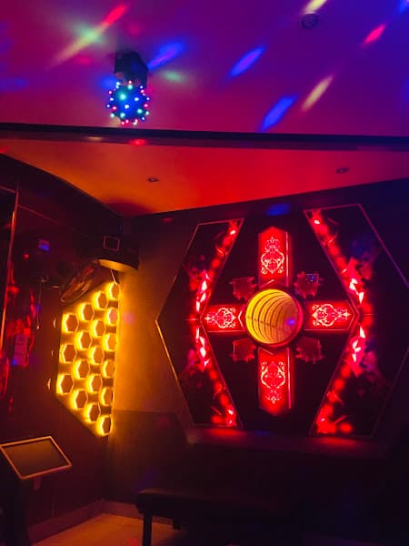 Hình ảnh Karaoke Uyên♥️🌸🌸 - 4