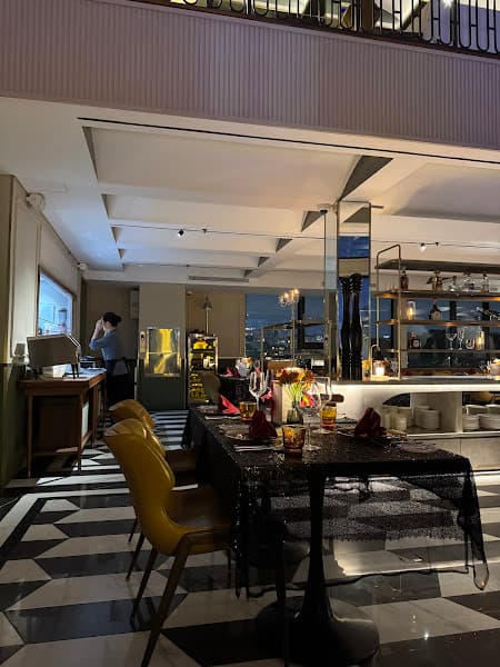 Hình ảnh Cloud Nine Restaurant Sai Gon - 2