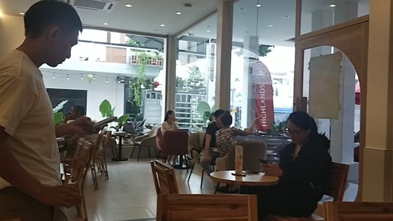 Hình ảnh Highlands Coffee Lê Thị Hà - Hóc Môn - 3