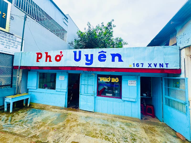 Quán phở Uyên