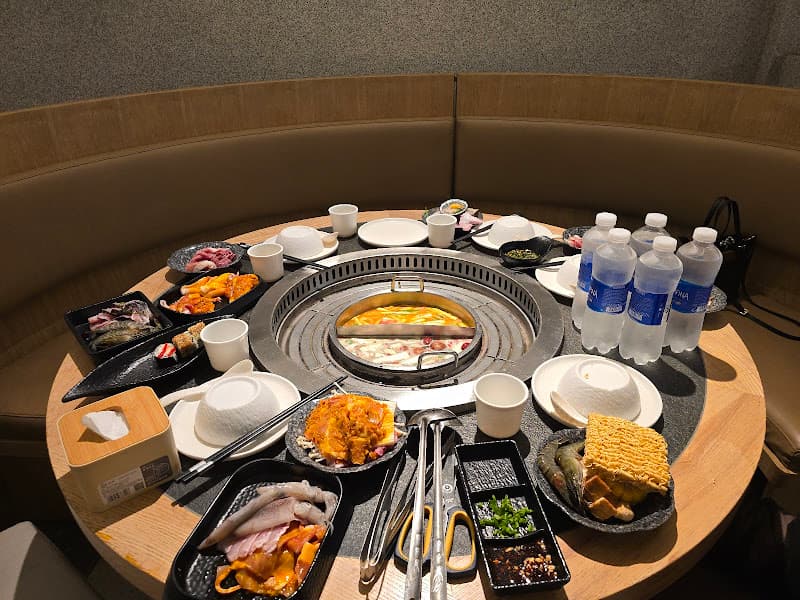 Hình ảnh Nhà Hàng Buffet Lẩu Nướng Lục Thiện Môn 六扇門自助火锅 - 5