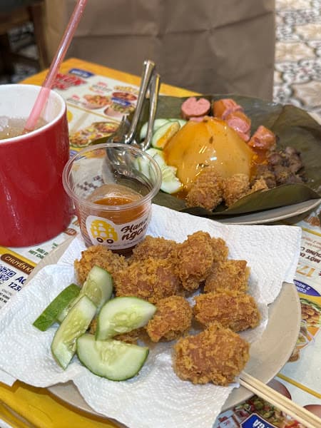Hình ảnh Hanoi Ngon - 163/24/77 Tô Hiến Thành | Ăn vặt chuẩn Hà Nội Ngon, Nem chua rán, Bánh giò, Bánh gà sốt phô mai, Chân gà sốt - 2