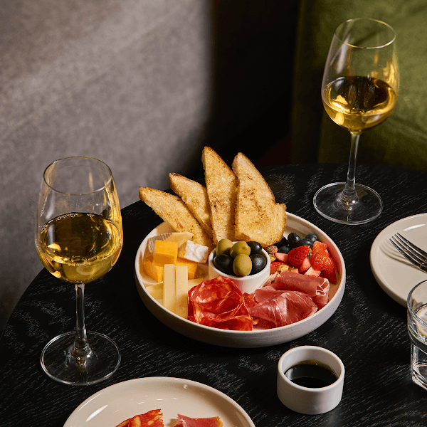 Hình ảnh The Running Bean Nhà Thờ - Coffee and Brunch - 4