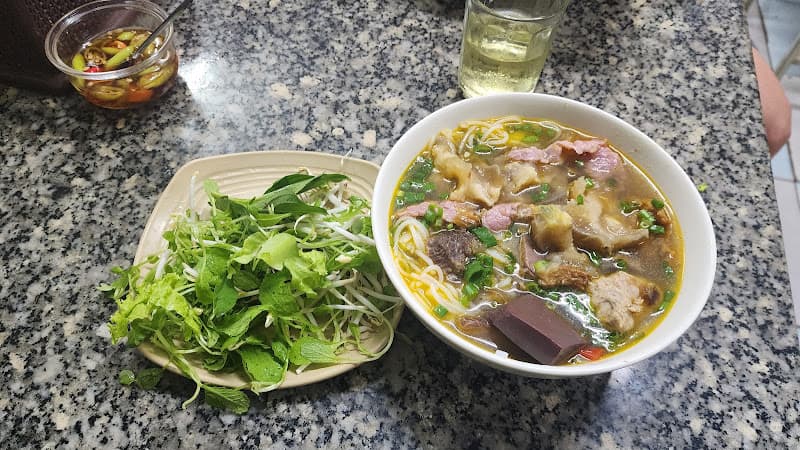 Hình ảnh Bún bò Huế bưu điện - 4