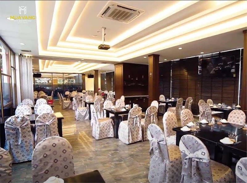 Ảnh bìa Mùa Vàng The Warehouse