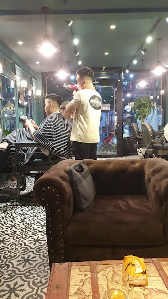 Hình ảnh Tiệm tóc Nam Hải Phong Barbers - 2