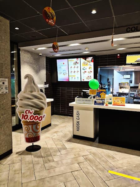 Hình ảnh McDonald's Nguyễn Văn Lộc - 2