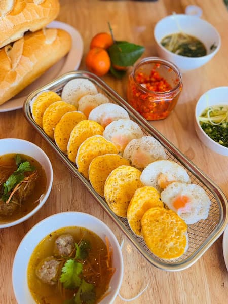 Hình ảnh Bánh Căn Bánh Mì Xíu Mại Ngon Á - 2