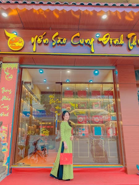 Ảnh bìa Yến sào cung đình Thượng Hoàng