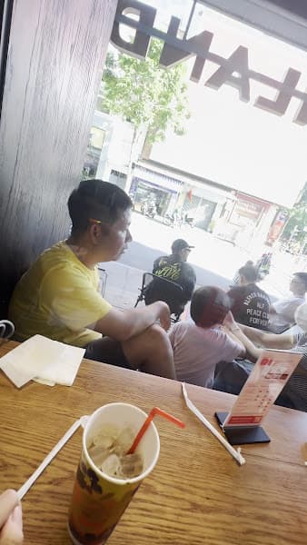 Hình ảnh Highlands Coffee 66 Nguyen Hue D1 - 4