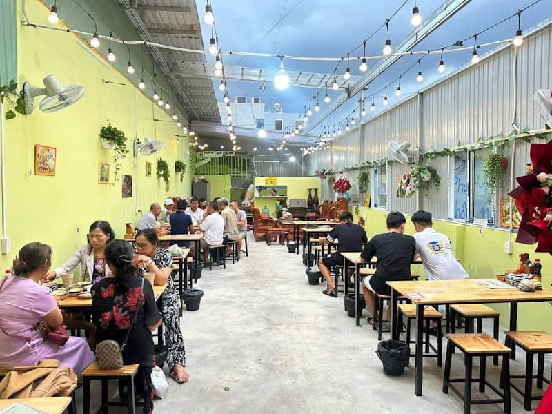 Hình ảnh Cô Phượng 76 - Món Ngon Quảng Ngãi - 3