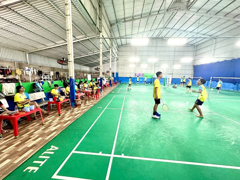 Sân Cầu Lông Hồng Nghị