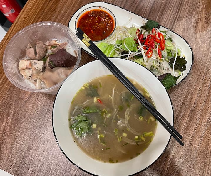 Hình ảnh Bún riêu Nam Bộ, bún bò Huế - 8