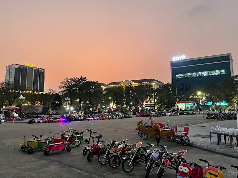 Hình ảnh Quảng trường Nguyễn Tất Thành - 3