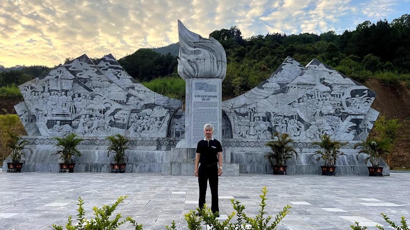 Khu Di Tích Lịch Sử Bản Lướt